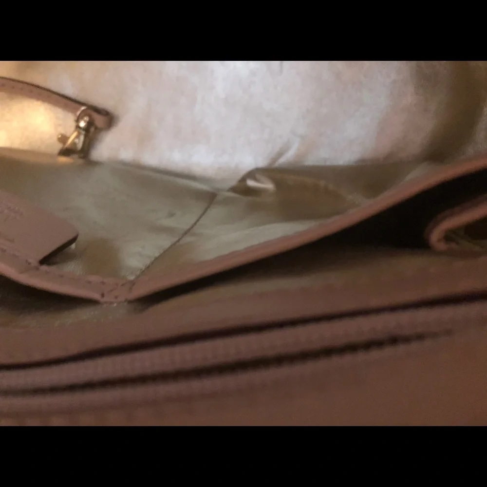 Handbag - Picture 4 of 8